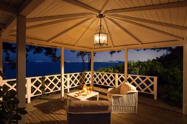 Book now your holiday in Ischia in Campania in this wonderful private villa with pool on the sea in Ischia in the province of Naples in Campania 7