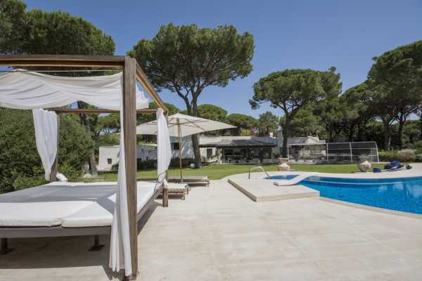 Seafront vacation villa rental with pool in Roccamare Castiglione della Pescaia, Maremma Tuscany. Villa with 7 bedrooms and 7 bathrooms
