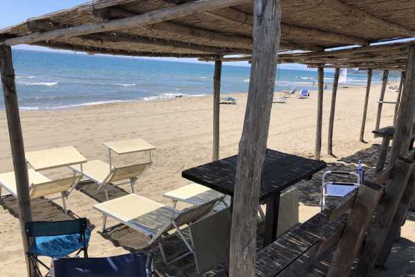 private villa by the sea for rent in Castiglione della Pescaia with swimming pool and large private park and exclusive place on the beach 6
